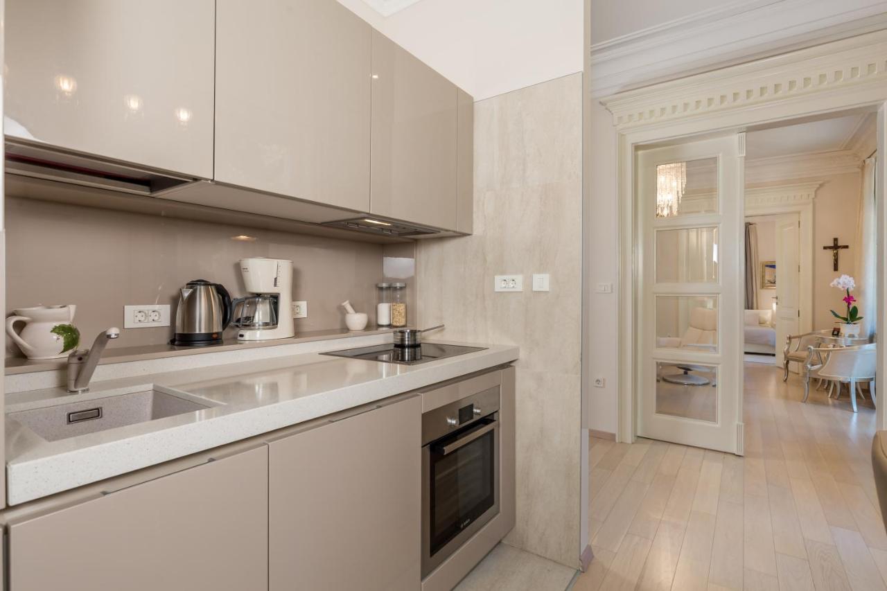 Villa Sokol Apartments Opatija center Esterno foto