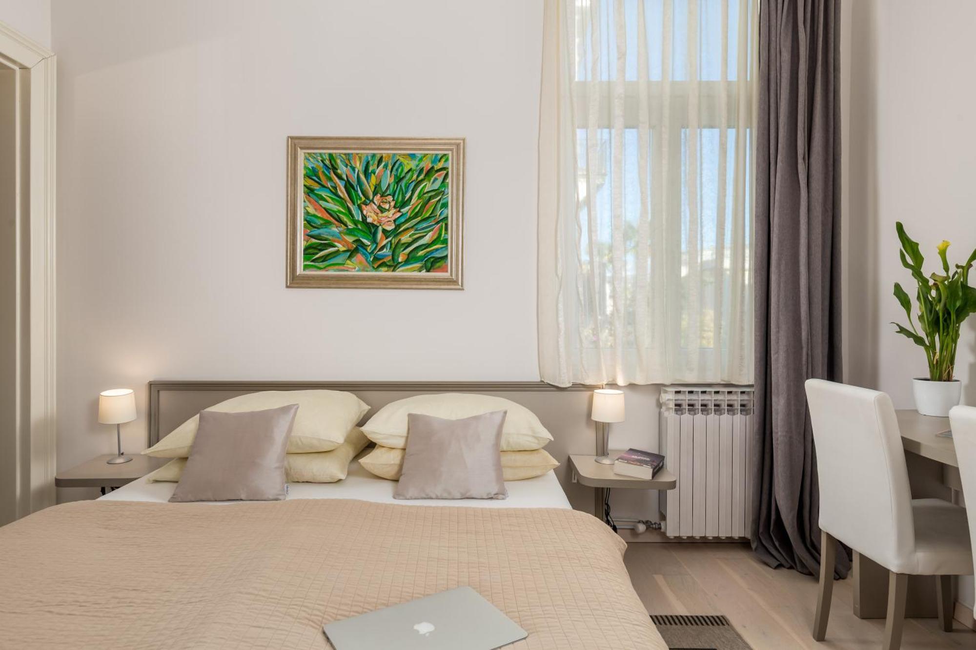 Villa Sokol Apartments Opatija center Camera foto